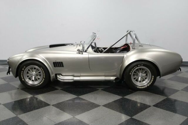 1965 Shelby Cobra Superformance - photo 3