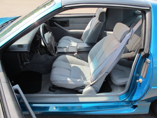1992 Chevrolet Camaro RS Coupe 2-Door - photo 4