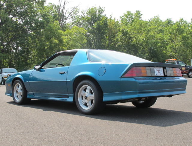 1992 Chevrolet Camaro RS Coupe 2-Door - photo 9