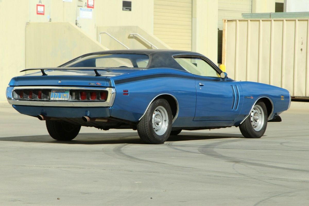 R/T 440 Six Pack "V" Code / 1 of 98 Automatics / Super Track Pak / Mr. Norms 1971 Dodge Charger
