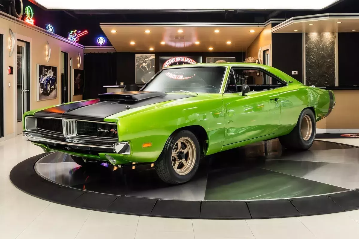 R/T Restomod! Built 512ci Stroker V8, Hughes 727 Auto, Dana 60, Wilwood Disc 1969 Dodge Charger R/T Restomod