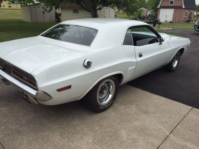 R/T Restomod Vanishing Point Clone 1971 Dodge Challenger R/T