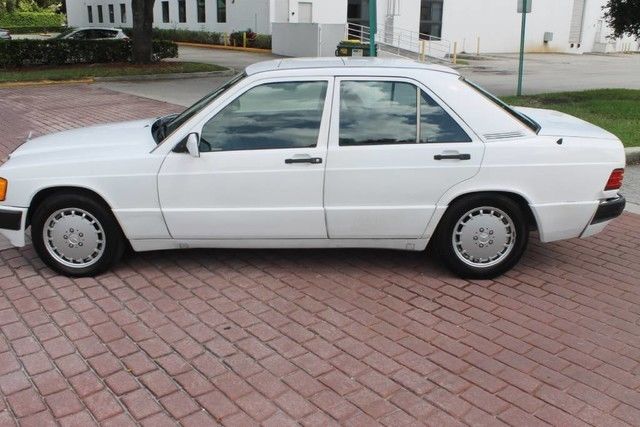 1993 Mercedes-Benz 190-Series 190E SELLING FOR PARTS RUNS AND DRIVES - photo 2