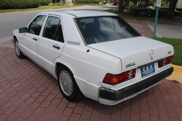 1993 Mercedes-Benz 190-Series 190E SELLING FOR PARTS RUNS AND DRIVES - photo 3