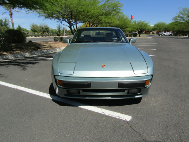 Rust Free - 2-Owner - Manual Trans - One professional re-paint - Very Clean Car! 1986 Porsche 944
