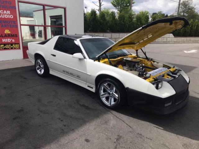1986 Chevrolet Camaro IROC-Z - photo 11
