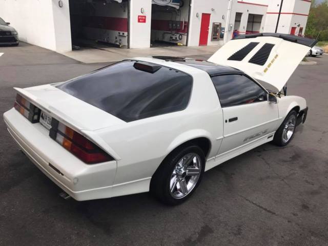 1986 Chevrolet Camaro IROC-Z - photo 12