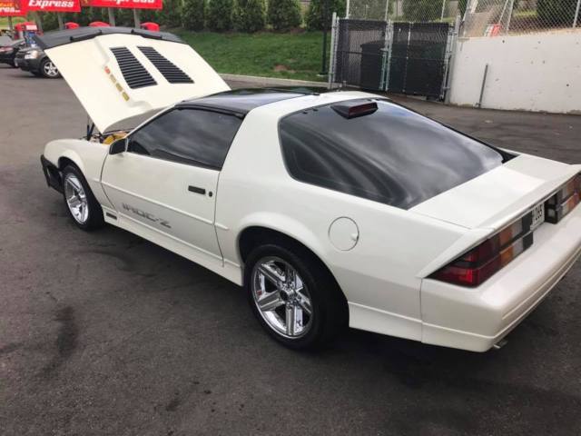 1986 Chevrolet Camaro IROC-Z - photo 13