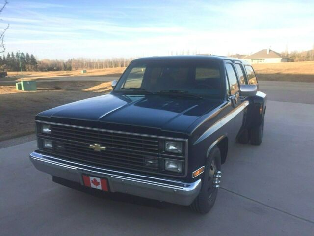 RUST FREE CALIFORNIA, NEVER BEEN DRIVEN IN WINTER 1987 Chevrolet Suburban Silverado