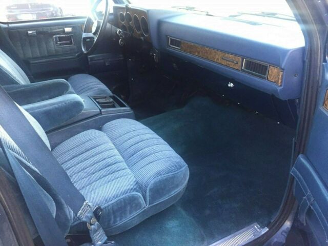 1987 Chevrolet Suburban Silverado - photo 11