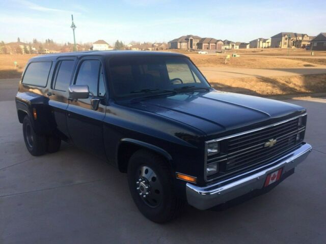 1987 Chevrolet Suburban Silverado - photo 2