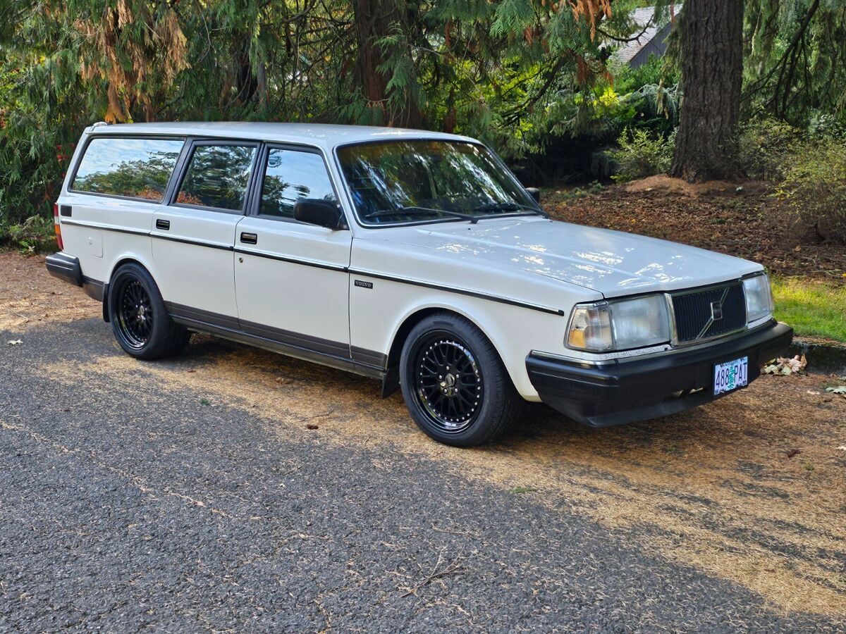 Rust free California/Oregon car 1989 Volvo 240 DL