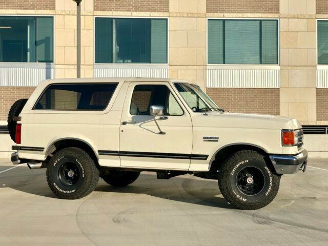 1990 Ford Bronco - photo 2