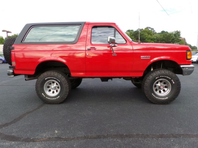 Rust free - Great shape cosmetically and mechanically 1990 Ford Bronco XLT