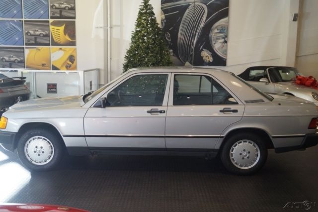 1984 Mercedes-Benz 190-Series 4 Dr Diesel - photo 5