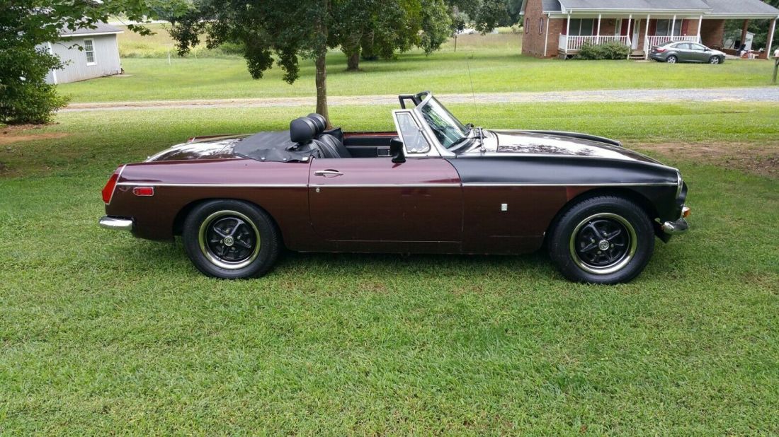 1974 MG MGB - photo 2