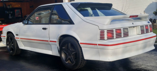 1988 Ford Mustang GT - photo 2