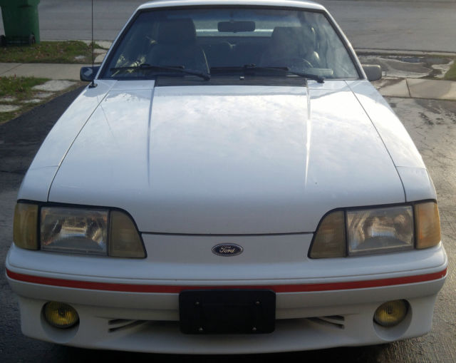 1988 Ford Mustang GT - photo 3