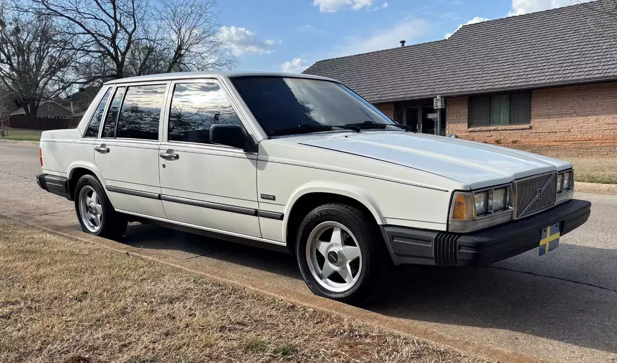 Rust Free w/ 76,667 Original Miles 1989 Volvo 740