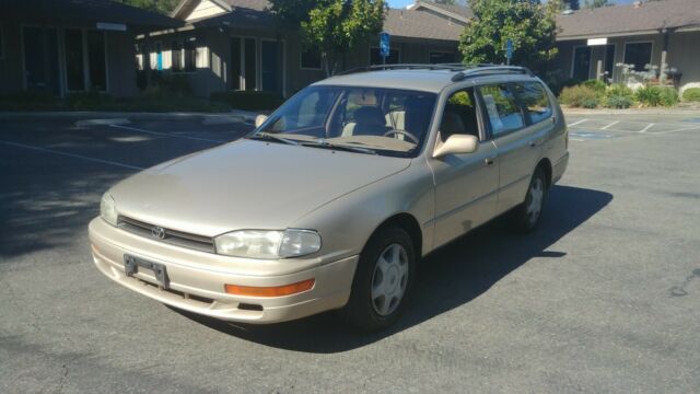 Rustfree 1 owner California station wagon! Family hauler with 3rd row seating! 1993 Toyota Camry V6 LE Wagon