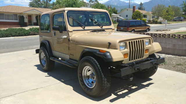 RUSTFREE and CLEAN HARDTOP 6 CYLINDER LIFTED YJ 4X4! 1988 Jeep Wrangler 4x4