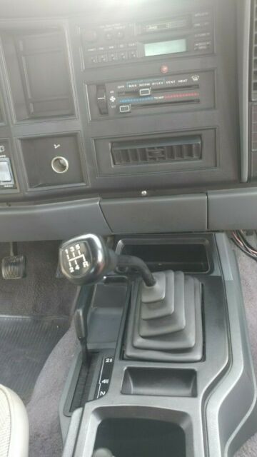 1994 Jeep Cherokee SE 4x4 - photo 10