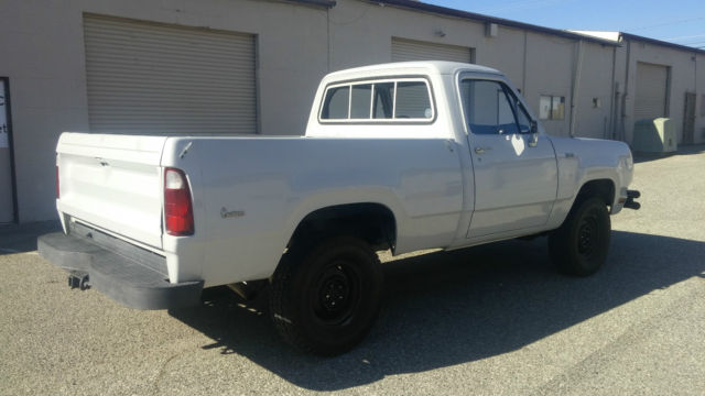 1976 Dodge Power Wagon Custom 4x4 - photo 2