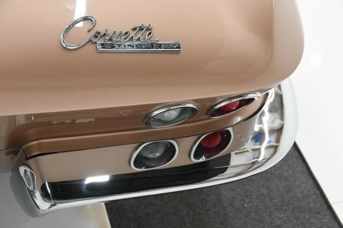 1964 Chevrolet Corvette - photo 12
