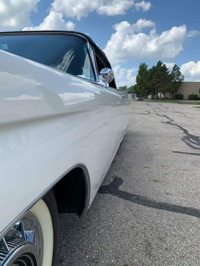 1960 Cadillac Eldorado Biarritz Convertible - photo 12