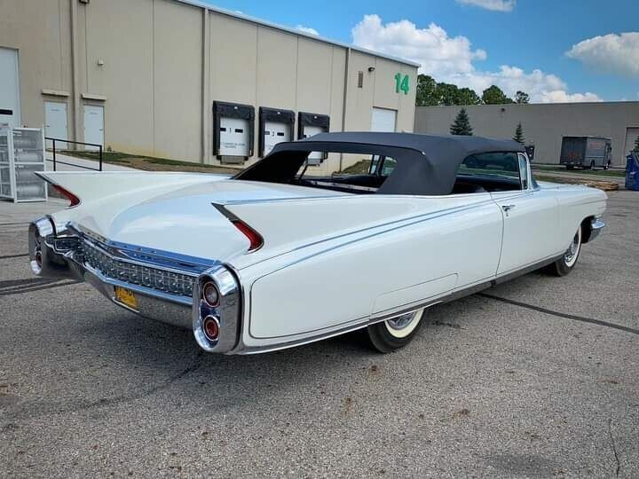 1960 Cadillac Eldorado Biarritz Convertible - photo 2