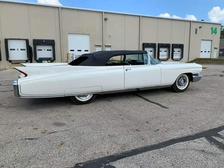 1960 Cadillac Eldorado Biarritz Convertible - photo 4