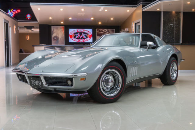 #'s Matching L46 350ci V8 and Muncie M20 Manual Trans, Factory A/C, PB, & More! 1969 Chevrolet Corvette