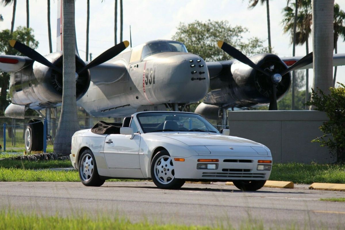 S2 Cabriolet 5-Speed, 55k miles! Clean Carfax. All Services done! 2 Owners 1991 Porsche 944