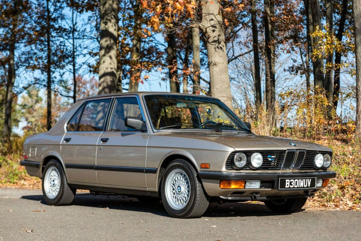 S52-Powered 1984 BMW 520i 1984 BMW 5-Series