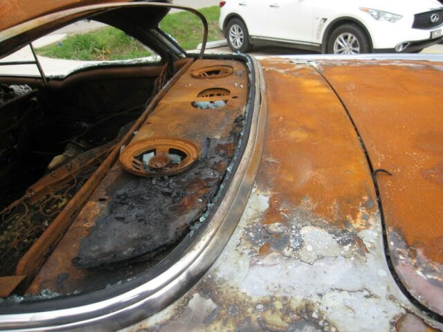 1956 Oldsmobile Ninety-Eight Starfire - photo 12