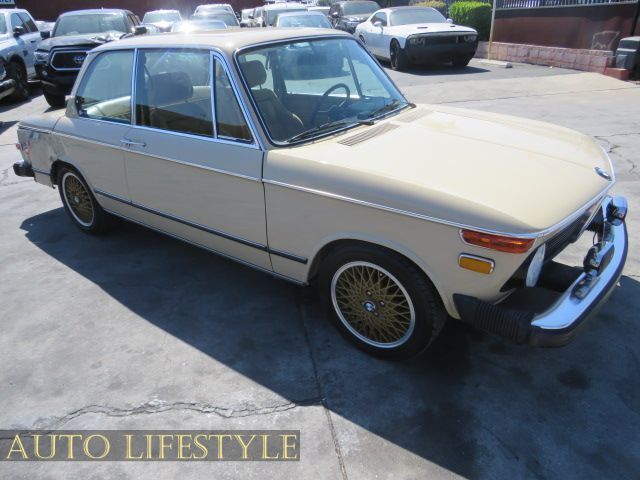 Salvage vehicle for sale, best price for you 1974 BMW 2002TII