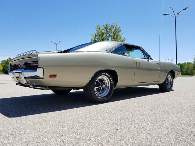 1969 Dodge Charger Video: Interview W/ Owner - photo 9