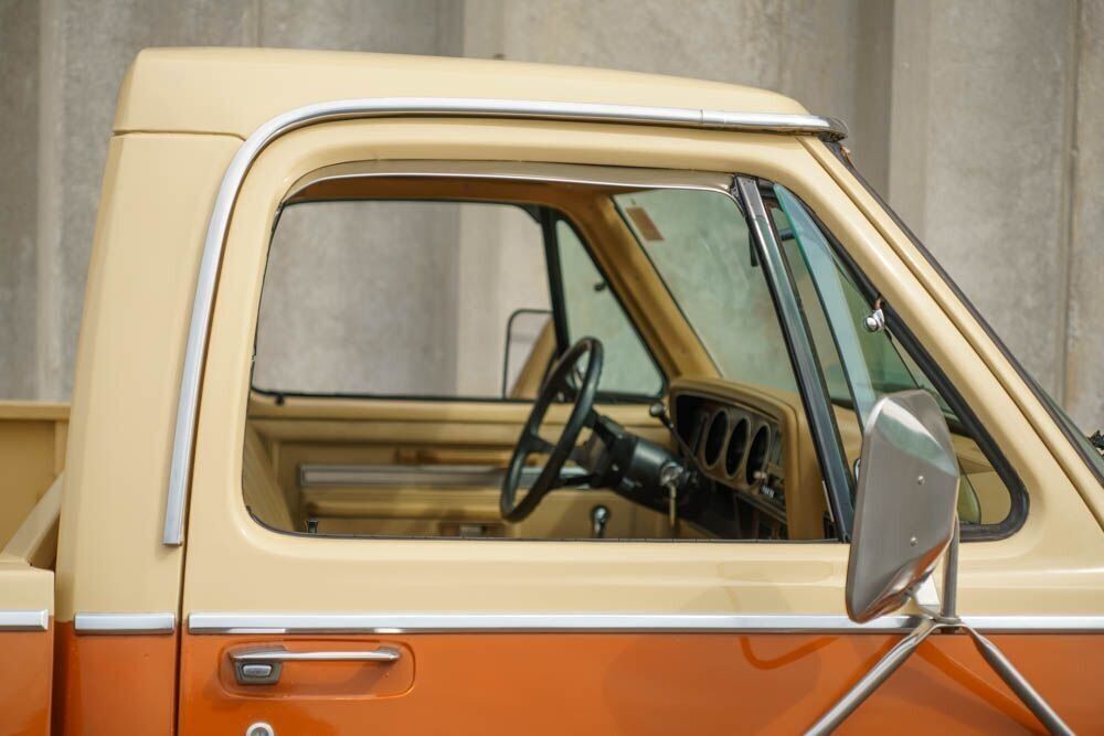 1981 Dodge D150 Royal Half-ton Pickup Truck - photo 11
