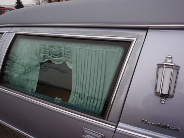 1994 Cadillac Fleetwood Hearse - photo 11