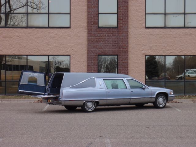 1994 Cadillac Fleetwood Hearse - photo 12