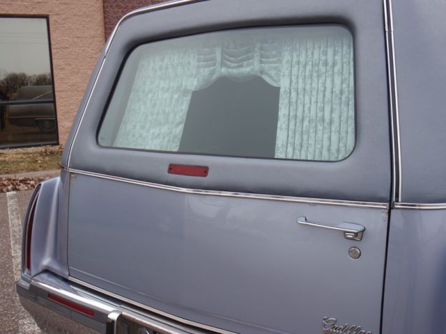 1994 Cadillac Fleetwood Hearse - photo 9