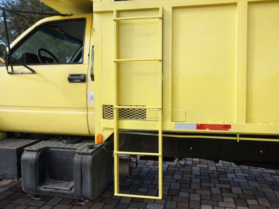 1990 GMC Savava C7000 Dump Truck - photo 10
