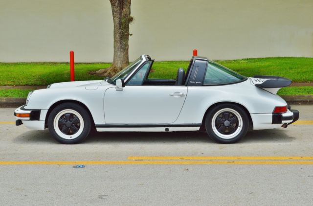 SC TARGA / LOW MILES / ORIGINAL PAINT / FRESH ENGINE REBUILD 1982 Porsche 911 TARGA TOP ----- SOLID!!!