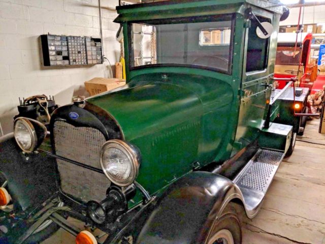 1928 Ford Model A Tow Truck - photo 2