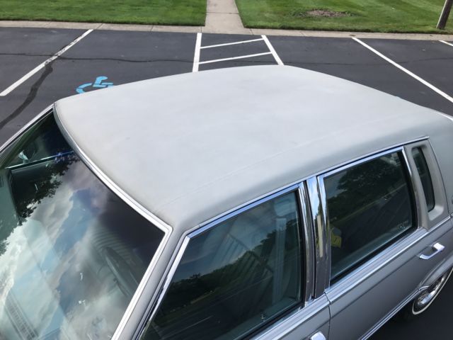 1992 Cadillac Brougham - photo 9