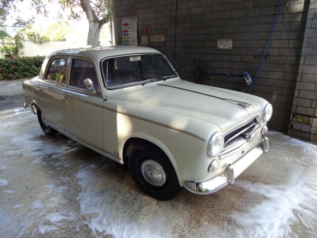 1960 Peugeot 403 - photo 10