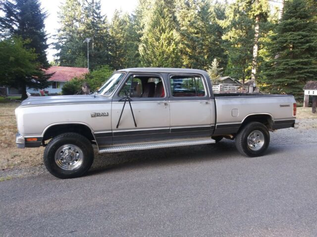 Sell wordwide RAM D350 Royal SE 4x4 1 TON 4 DOOR CREW CAB 1 OWNER 65k original 1984 Dodge Ram 3500 Royal SE