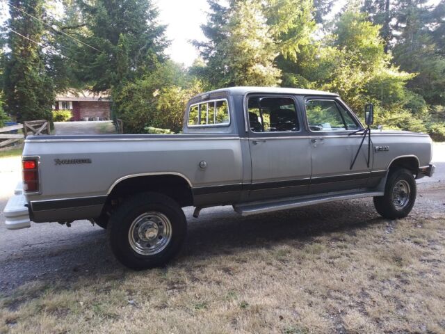 1984 Dodge Ram 3500 Royal SE - photo 2