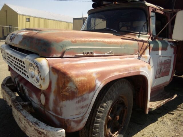Selling 1958 Ford Full size cab. Hood, fenders, grill and doors included. 1958 Ford F100 Full size