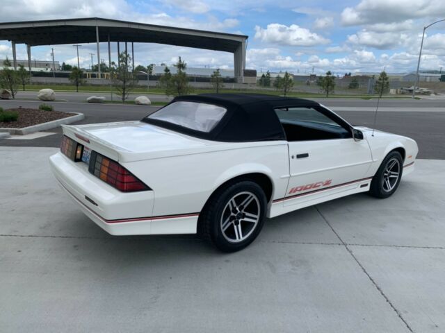 1989 Chevrolet Camaro IROC Z28 - photo 12